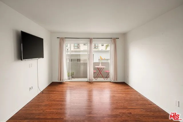 $3,495 | 834 6th Street, Unit 202, Santa Monica, CA 90403