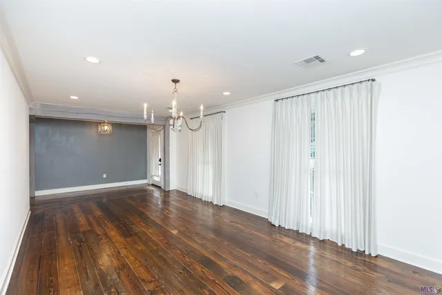 $949,900 | 4843 Sweetbriar Street, Baton Rouge, LA 70808