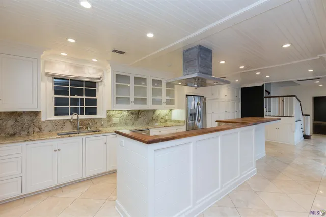 $949,900 | 4843 Sweetbriar Street, Baton Rouge, LA 70808