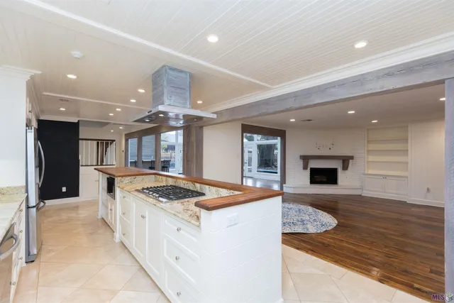 $949,900 | 4843 Sweetbriar Street, Baton Rouge, LA 70808