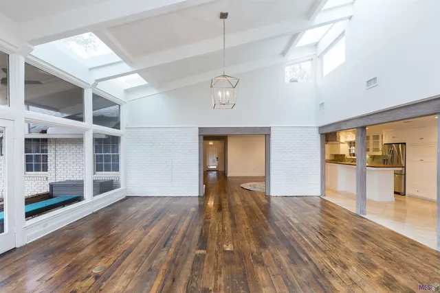 $949,900 | 4843 Sweetbriar Street, Baton Rouge, LA 70808