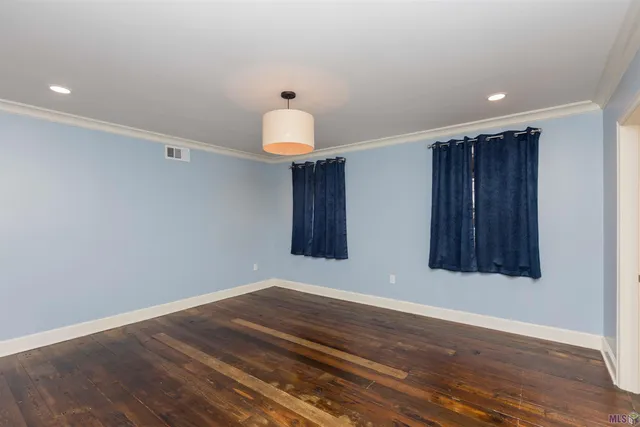 $949,900 | 4843 Sweetbriar Street, Baton Rouge, LA 70808