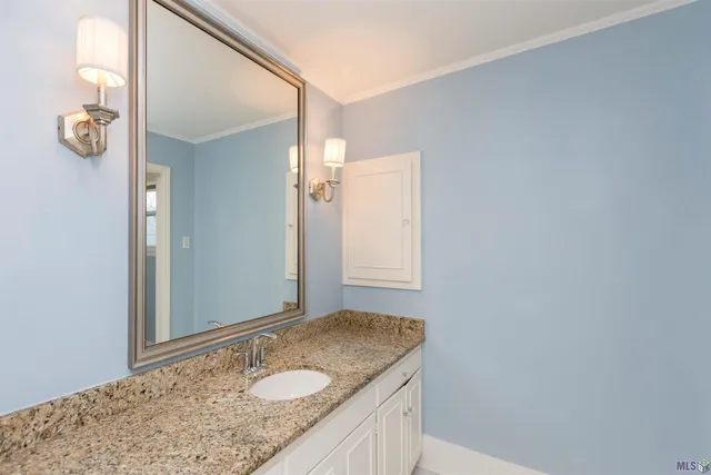 $949,900 | 4843 Sweetbriar Street, Baton Rouge, LA 70808