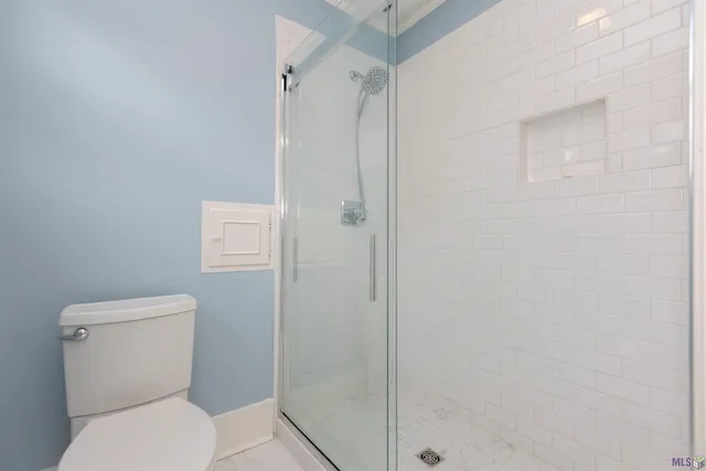 $949,900 | 4843 Sweetbriar Street, Baton Rouge, LA 70808