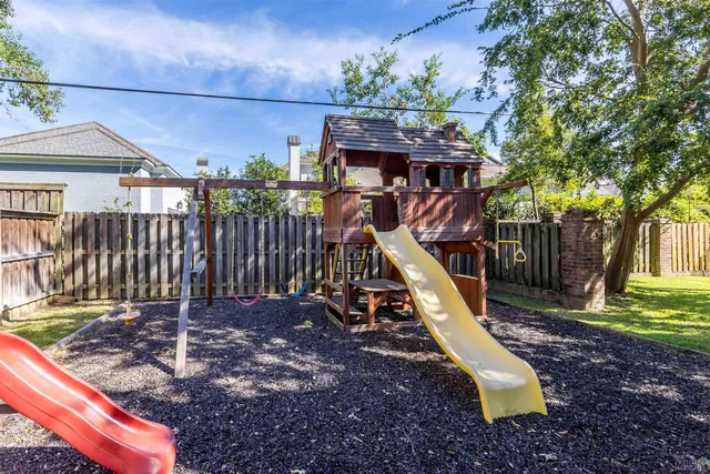 $949,900 | 4843 Sweetbriar Street, Baton Rouge, LA 70808