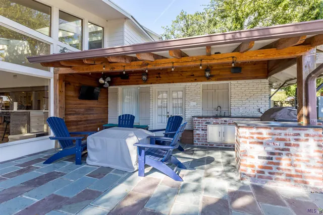 $949,900 | 4843 Sweetbriar Street, Baton Rouge, LA 70808