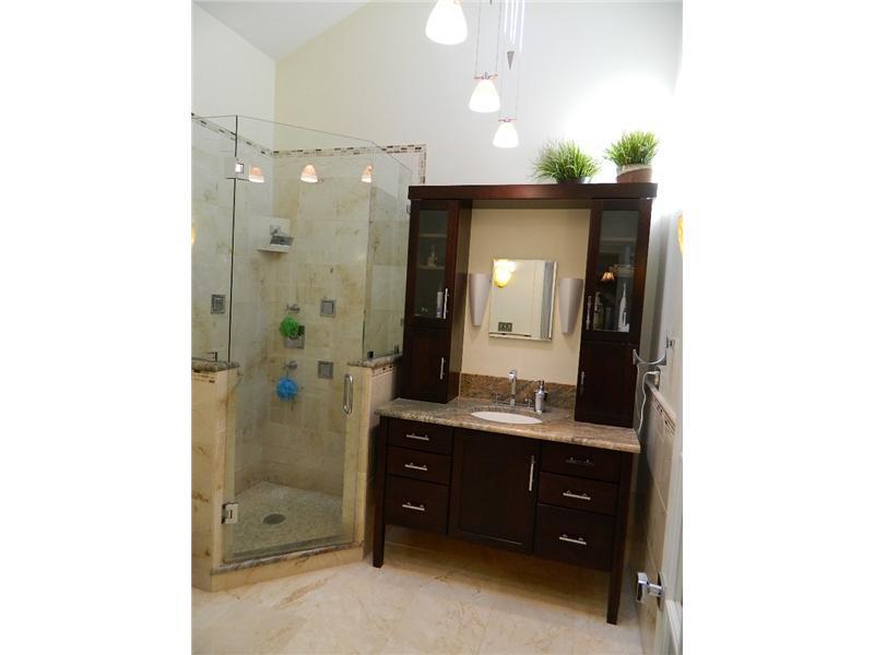 7055 Warwick Road Indianapolis, IN 46220 - Photo 13 of 24 Gallery Image 13