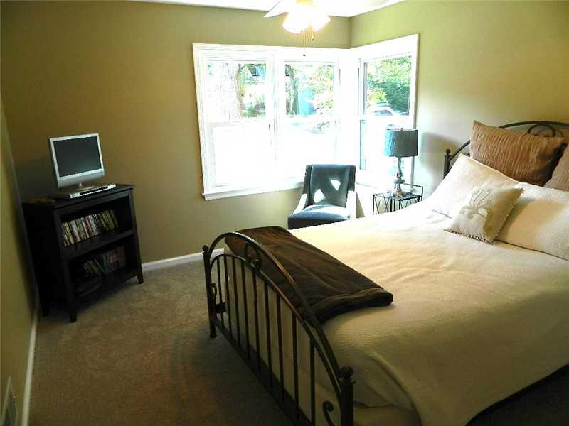 7055 Warwick Road Indianapolis, IN 46220 - Photo 16 of 24 Gallery Image 16