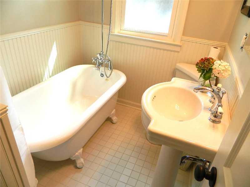 7055 Warwick Road Indianapolis, IN 46220 - Photo 18 of 24 Gallery Image 18