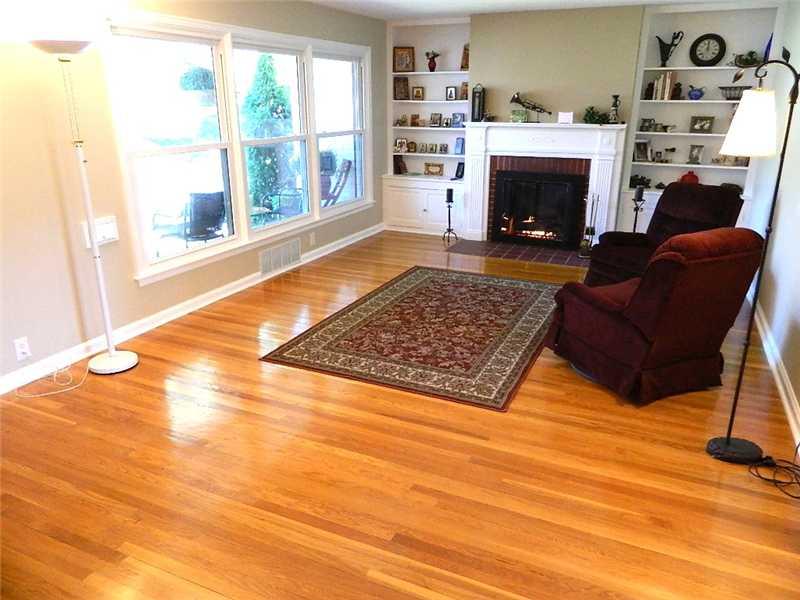 7055 Warwick Road Indianapolis, IN 46220 - Photo 4 of 24 Gallery Image 4