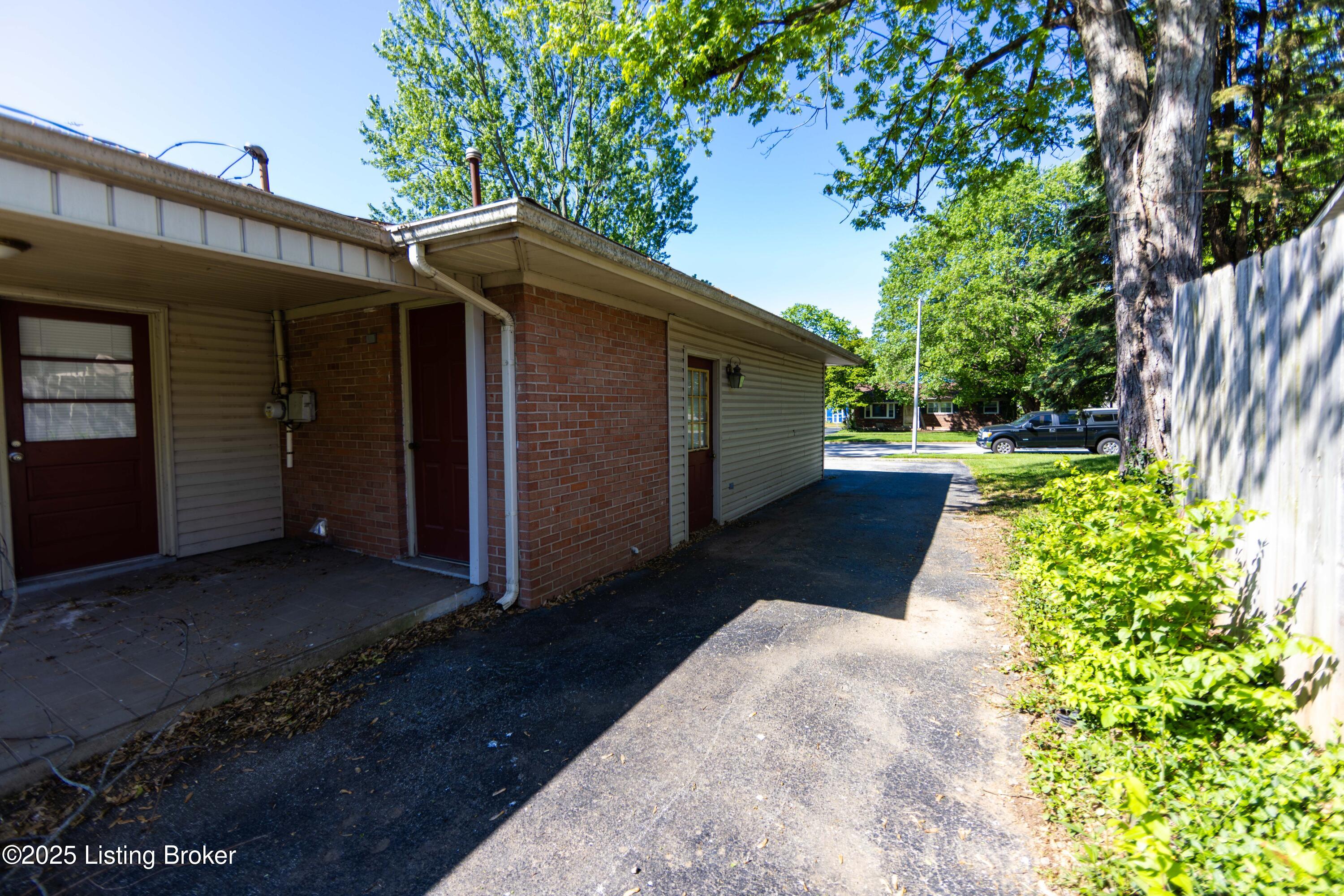 1288 Cherbourg Road Lexington, KY 40504 - Photo 7 of 72 IMGL0249