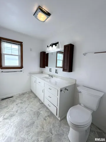 $79,900 | 92 Madison Street, Galesburg, IL 61401