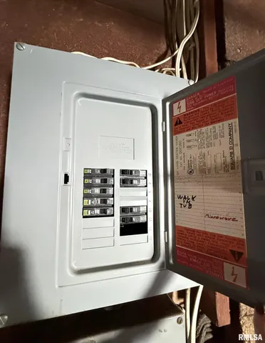 $79,900 | 92 Madison Street, Galesburg, IL 61401