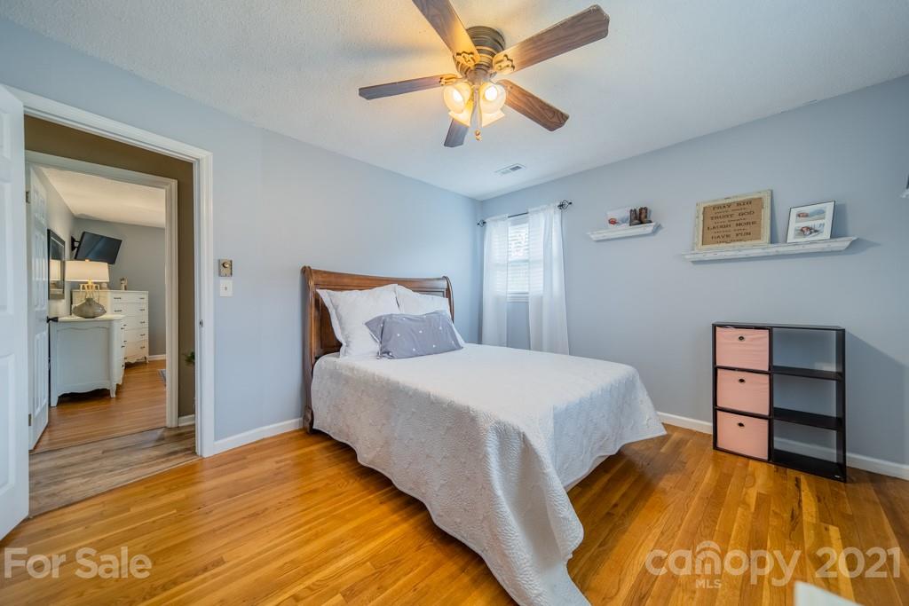 1804 Mayberry Road Dallas, NC 28034 - Photo 12 of 42 Gallery Image 12