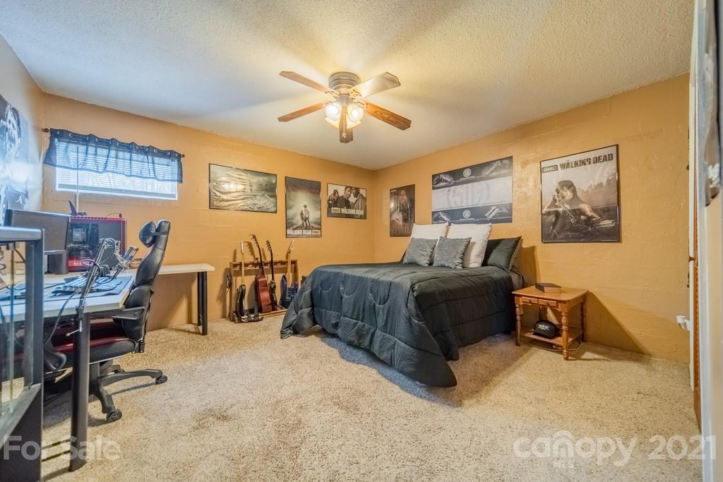 1804 Mayberry Road Dallas, NC 28034 - Photo 18 of 42 Gallery Image 18