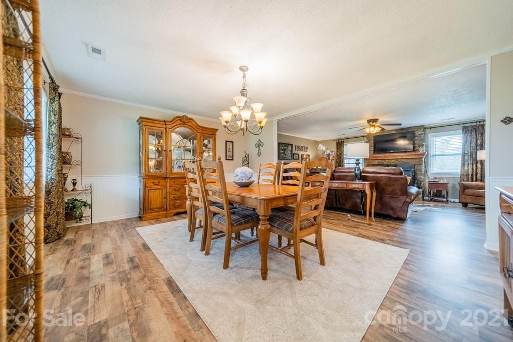 1804 Mayberry Road Dallas, NC 28034 - Photo 3 of 42 Gallery Image 3
