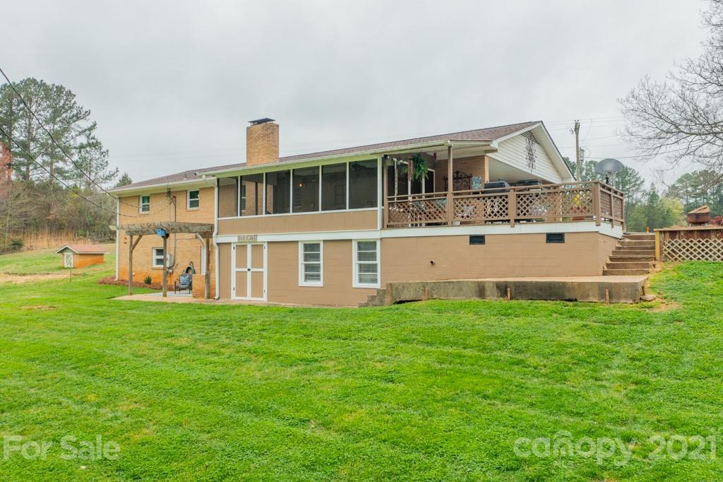1804 Mayberry Road Dallas, NC 28034 - Photo 22 of 42 Gallery Image 22