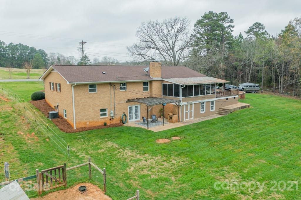 1804 Mayberry Road Dallas, NC 28034 - Photo 23 of 42 Gallery Image 23