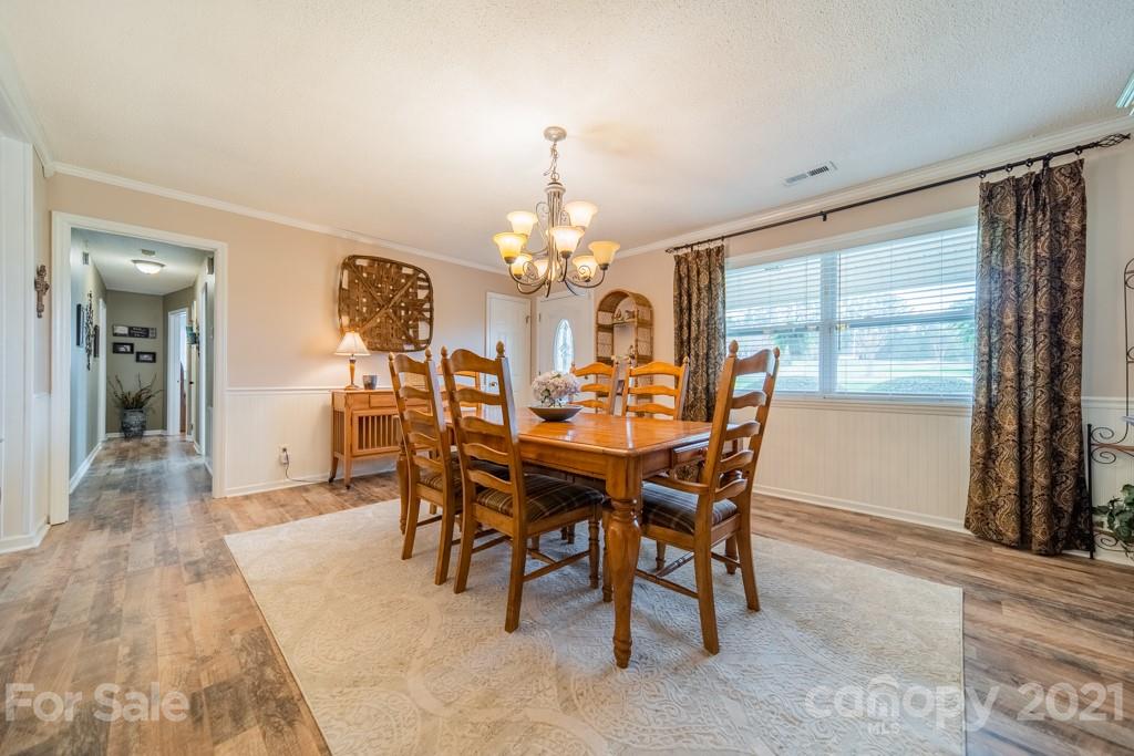 1804 Mayberry Road Dallas, NC 28034 - Photo 4 of 42 Gallery Image 4