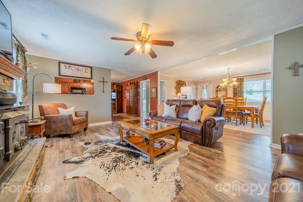 1804 Mayberry Road Dallas, NC 28034 - Photo 5 of 42 Gallery Image 5