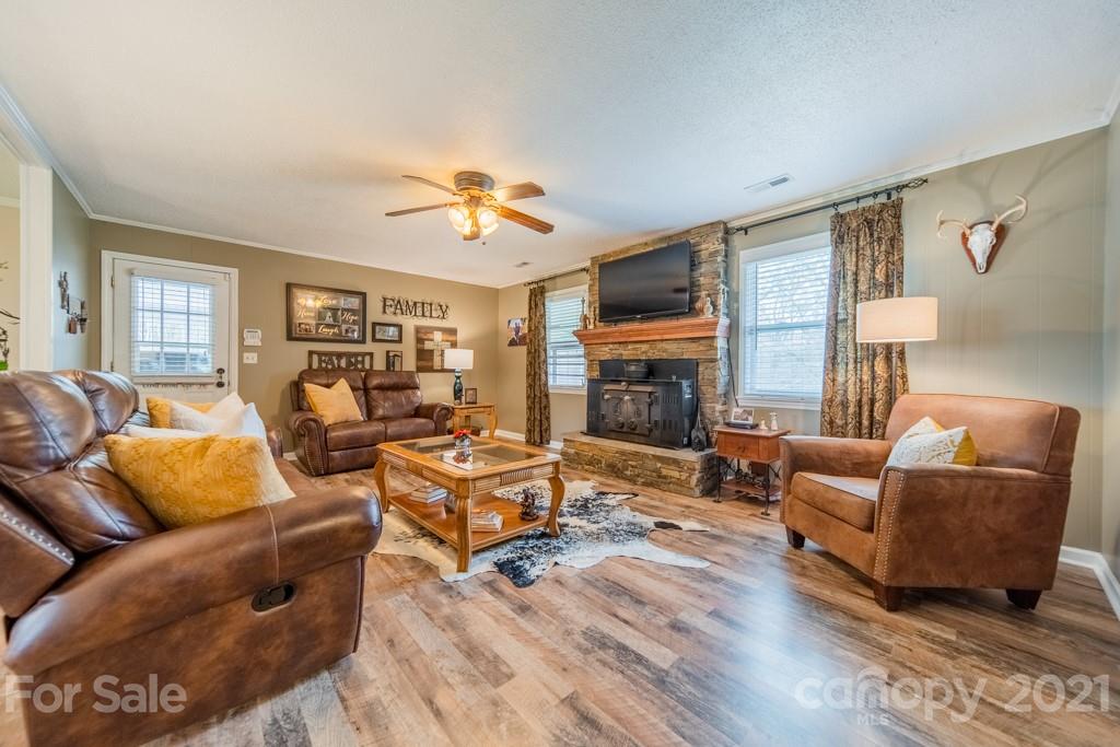 1804 Mayberry Road Dallas, NC 28034 - Photo 7 of 42 Gallery Image 7