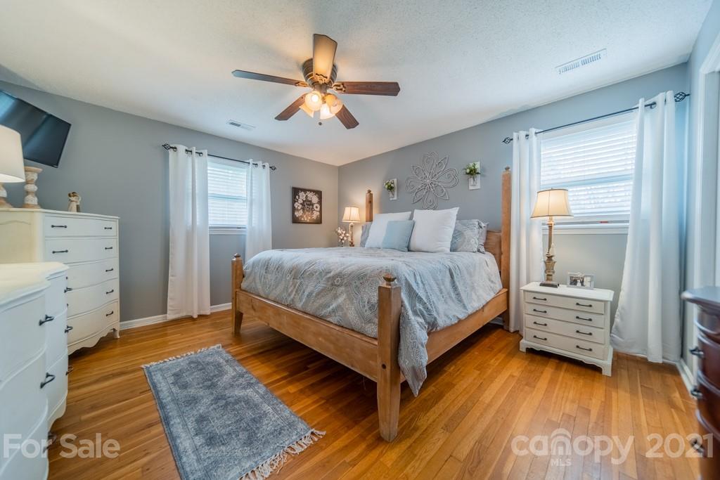 1804 Mayberry Road Dallas, NC 28034 - Photo 10 of 42 Gallery Image 10