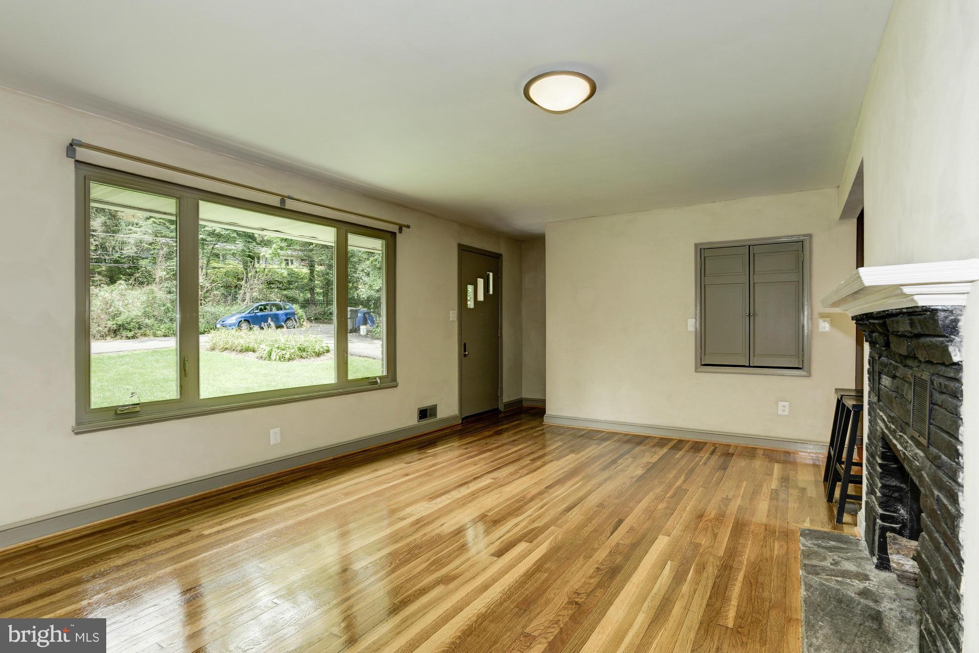3035 Castle Road Falls Church, VA 22044 - Photo 23 of 24 Living Room