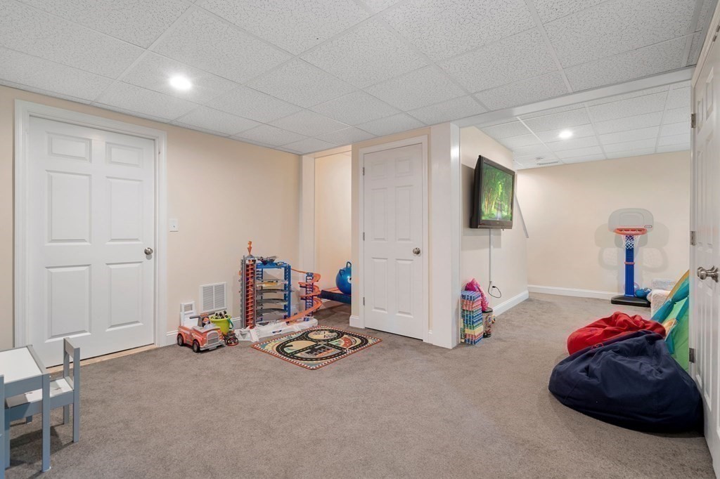 1261 Main Street Reading, MA 01867 - Photo 30 of 33 Gallery Image 30