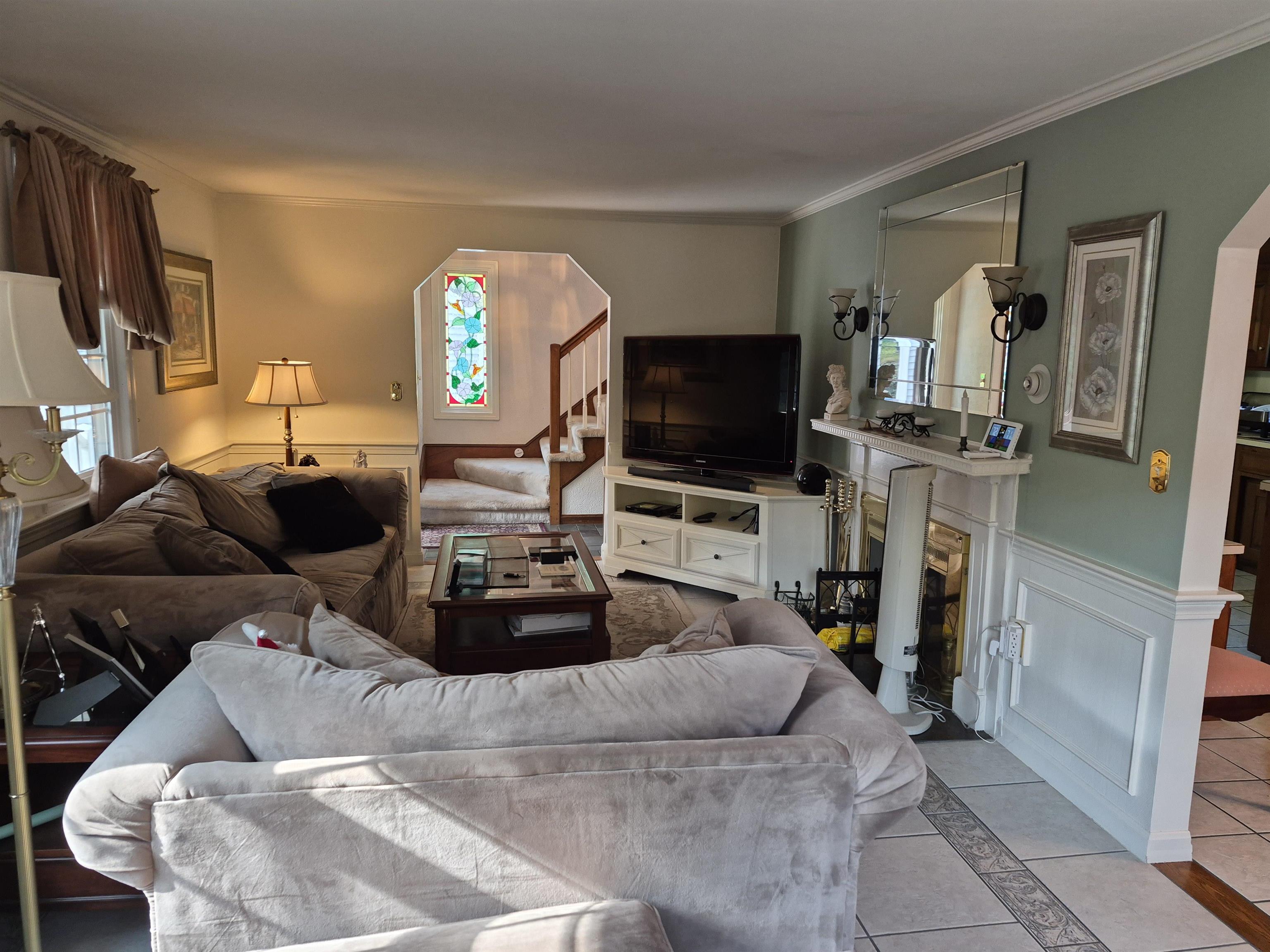 20 Shelburne Road Nashua, NH 03063 - Photo 11 of 41