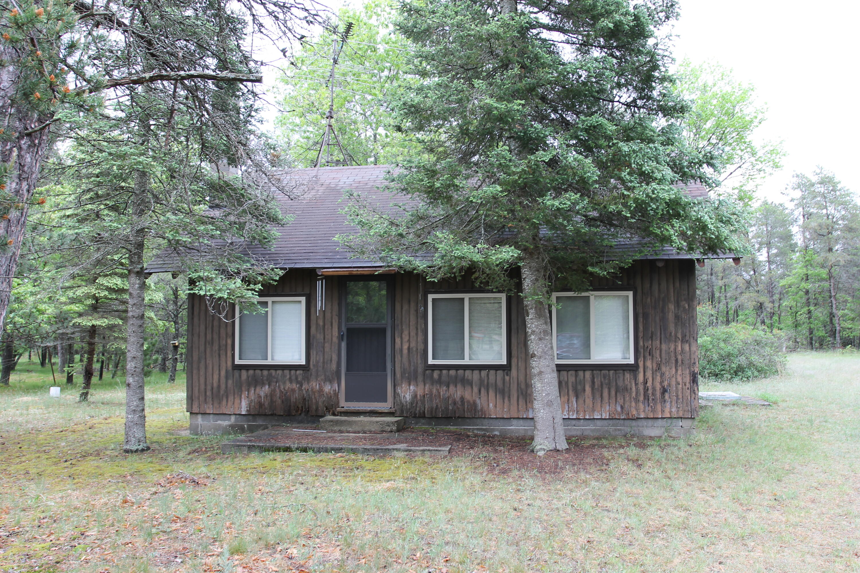 1369 South Stephan Bridge Road Grayling, MI 49738 - Photo 3 of 27 Gallery Image 3