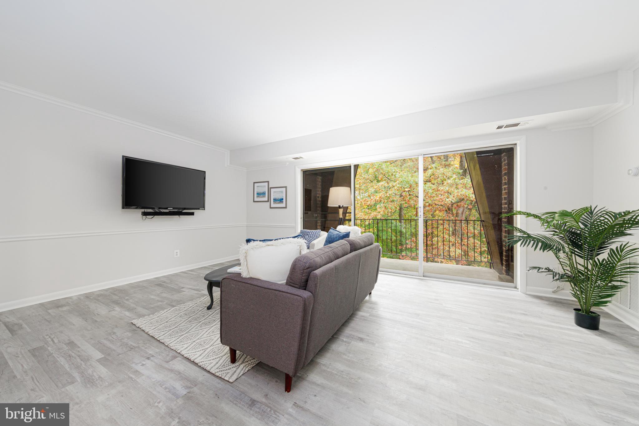 11623 Vantage Hill Road, Unit 22C Reston, VA 20190 - Photo 2 of 34 TV & soundbar convey