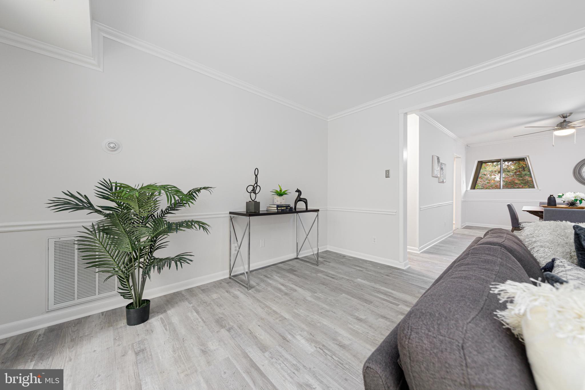 11623 Vantage Hill Road, Unit 22C Reston, VA 20190 - Photo 5 of 34 Space for a desk