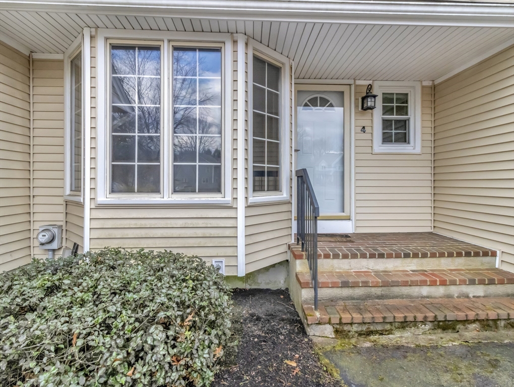 4 Concetta Circle, Unit 4 Mansfield, MA 02048 - Photo 4 of 42