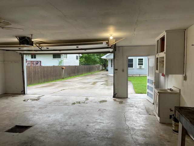 1520 Nazareth Road Kalamazoo, MI 49048 - Photo 25 of 30 Garage