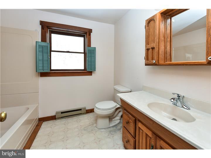 71 Rock Ridge Morgantown, PA 19543 - Photo 18 of 23 Bathroom