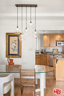 $4,000,000 | 308 1/2 Windward Avenue, Venice, CA 90291