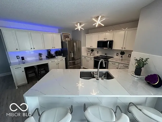 $369,000 | 9982 Big Bend Drive, Indianapolis, IN 46234