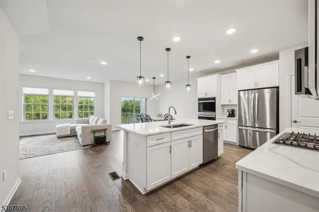 $835,000 | 29 Lilac Drive, Warren, NJ 07059