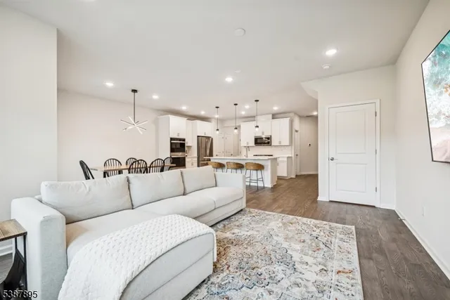 $835,000 | 29 Lilac Drive, Warren, NJ 07059