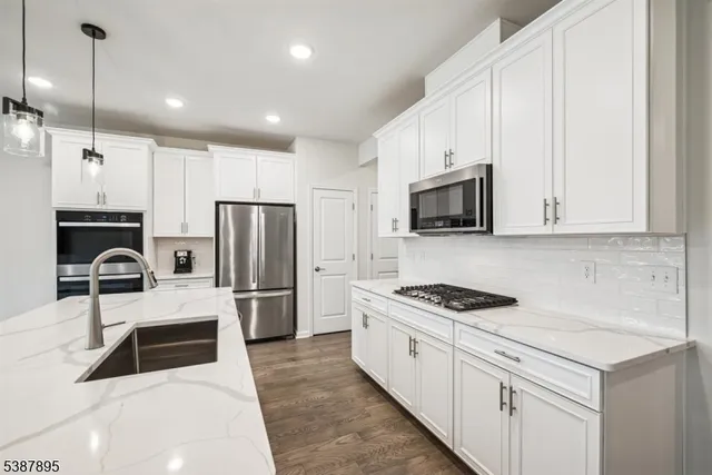 $835,000 | 29 Lilac Drive, Warren, NJ 07059