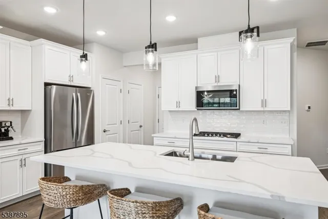 $835,000 | 29 Lilac Drive, Warren, NJ 07059