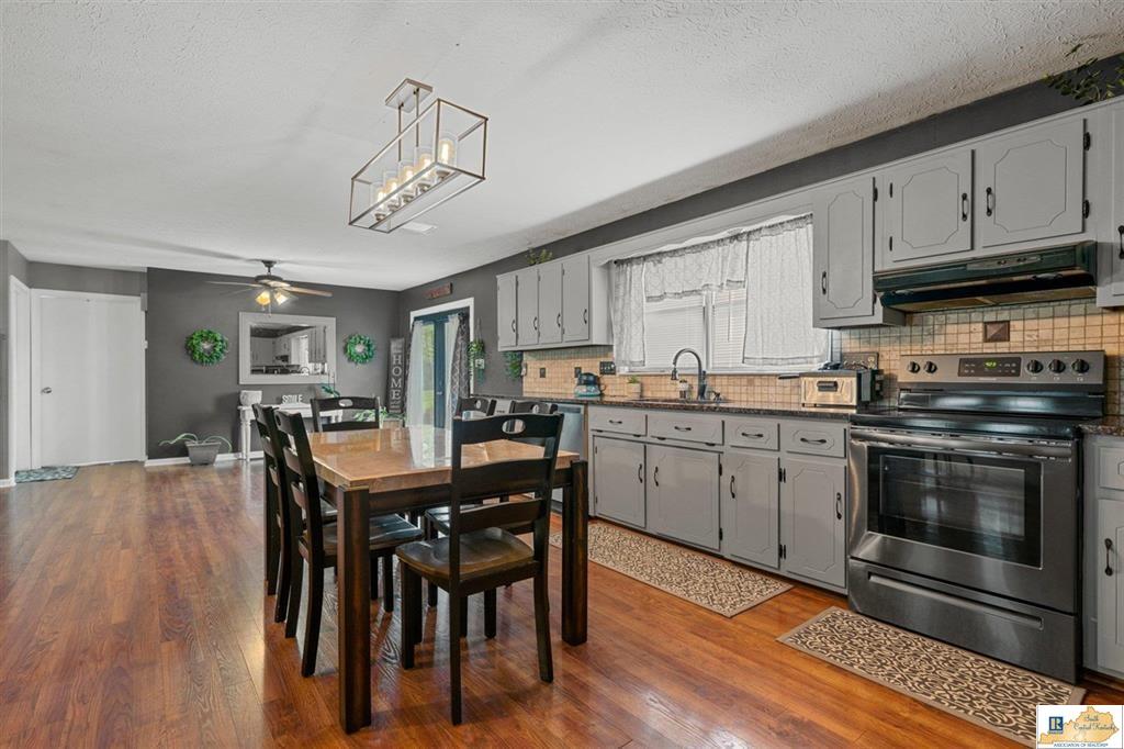 1736 Cora Wilborn Road Summer Shade, KY 42166 - Photo 3 of 18 Gallery Image 3