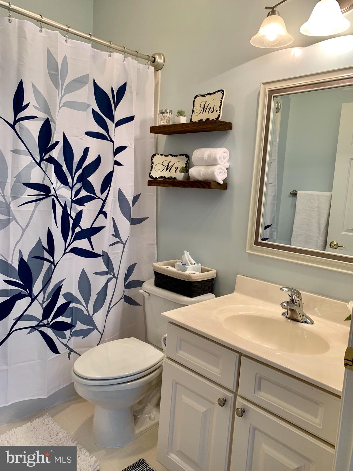 226 West Ridge Court Warrenton, VA 20186 - Photo 15 of 43 Master bath w/tile floor