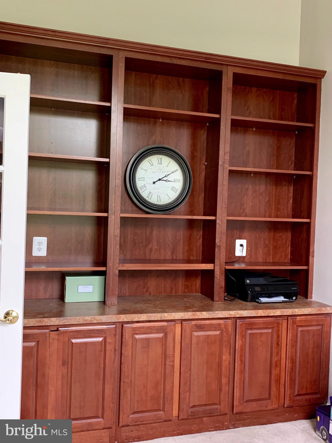 226 West Ridge Court Warrenton, VA 20186 - Photo 22 of 43 Office on main level w/built in bookcase