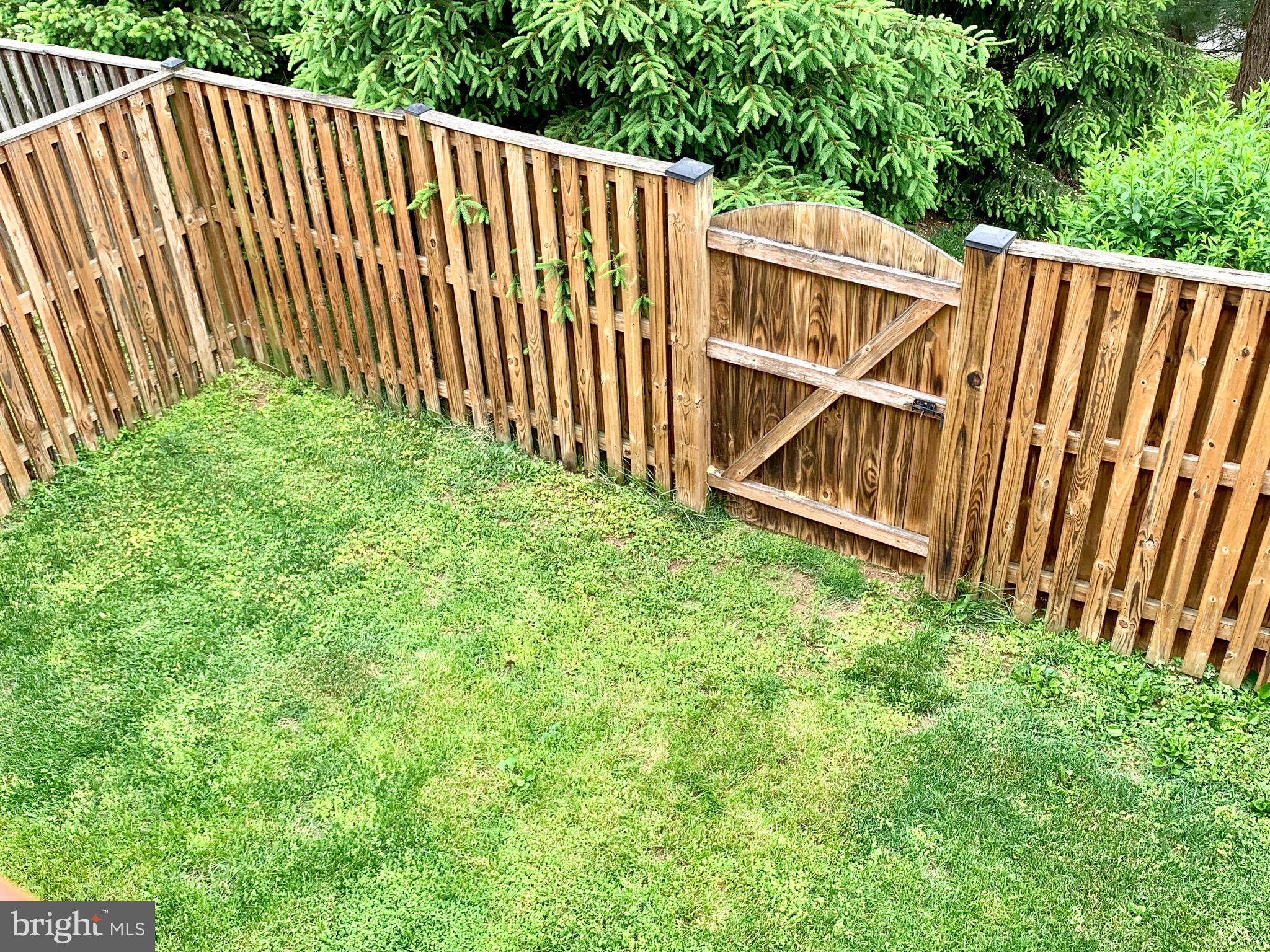 226 West Ridge Court Warrenton, VA 20186 - Photo 37 of 43 Large level fenced backyard