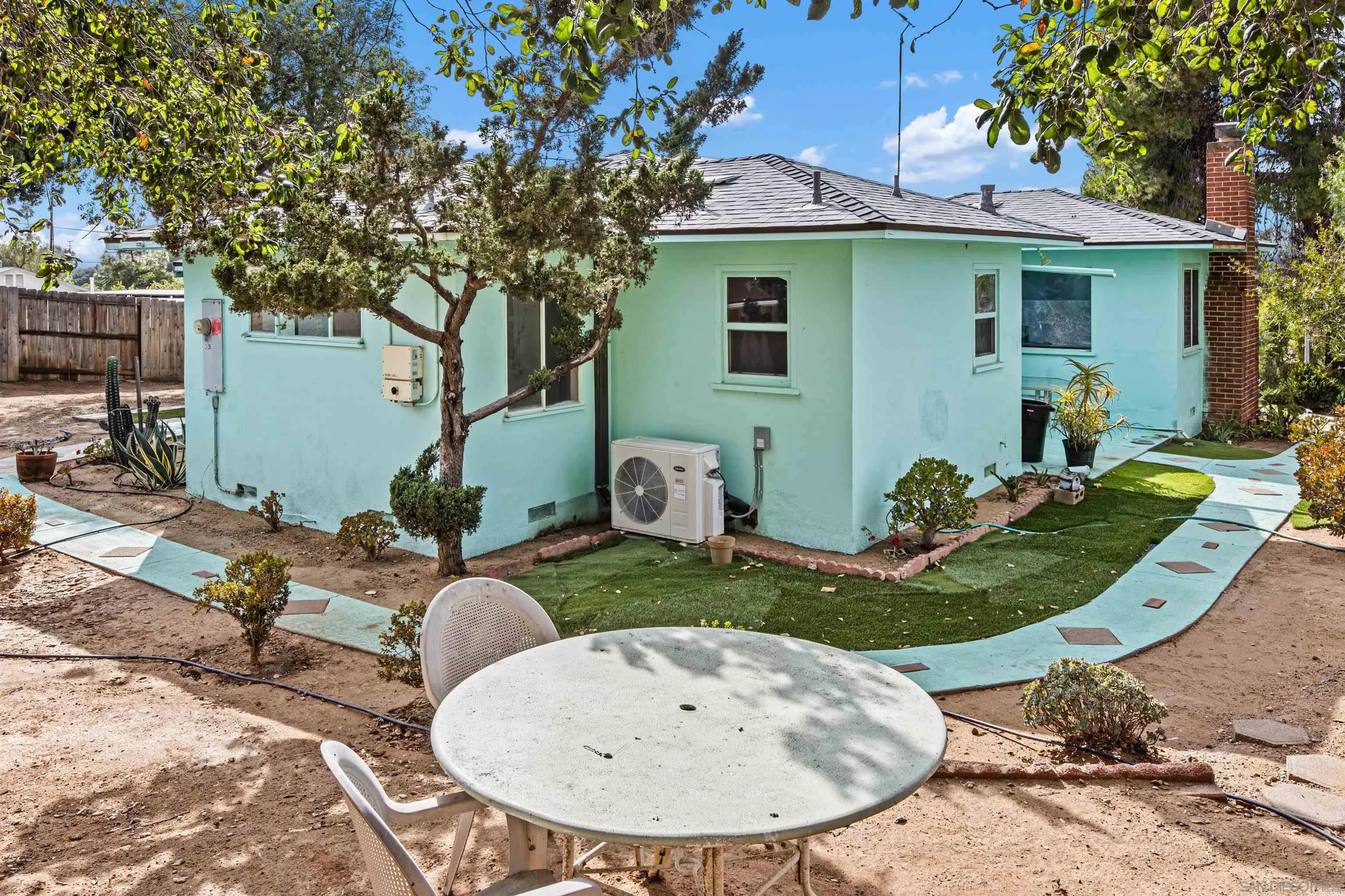 2439 Patterson Road Escondido, CA 92027 - Photo 7 of 36