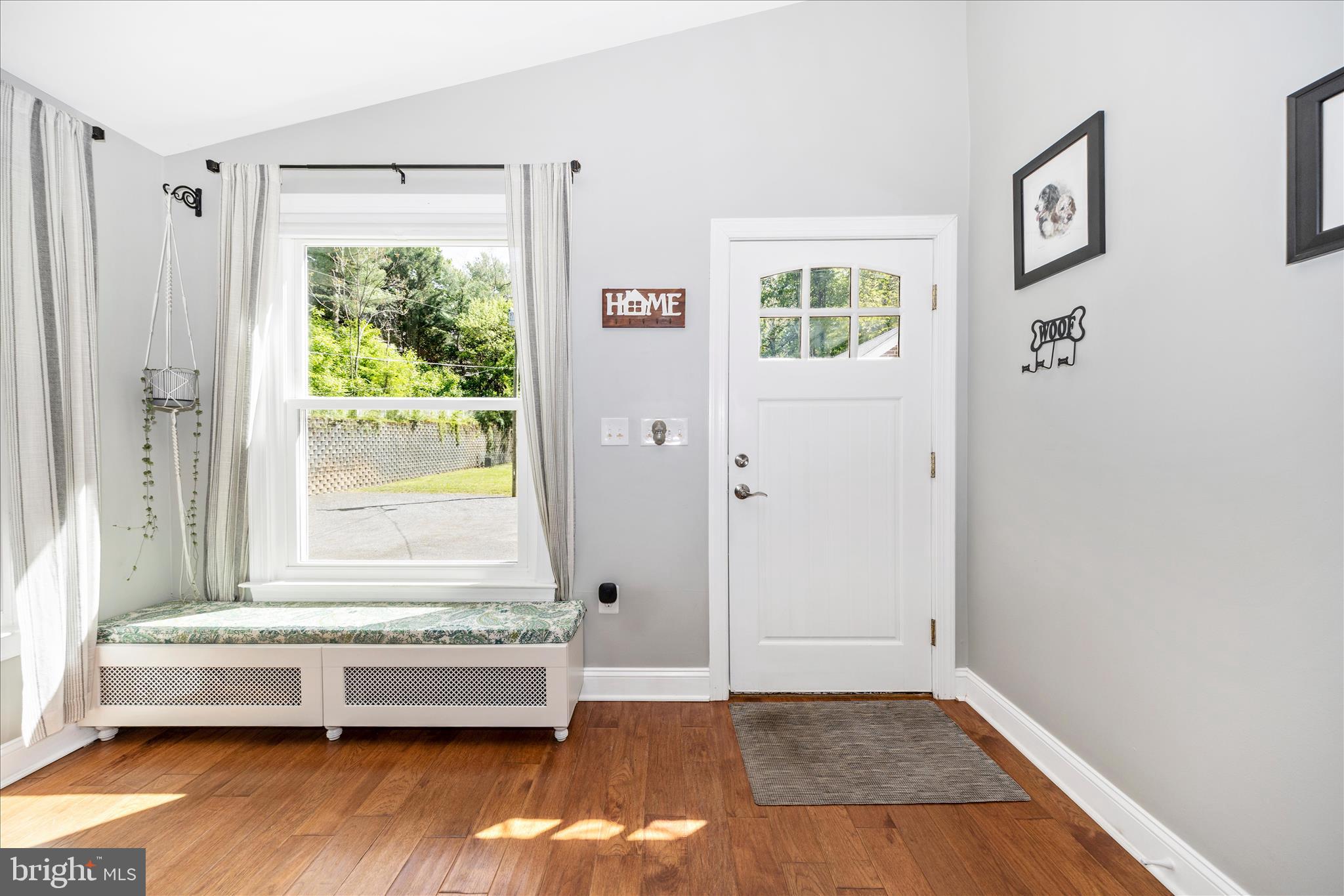 9401 Baltimore Road Frederick, MD 21704 - Photo 2 of 48 Foyer