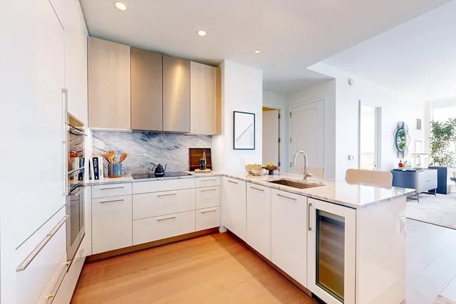 $1,715,000 | 240 Devonshire Street, Unit 5707, Boston, MA 02110