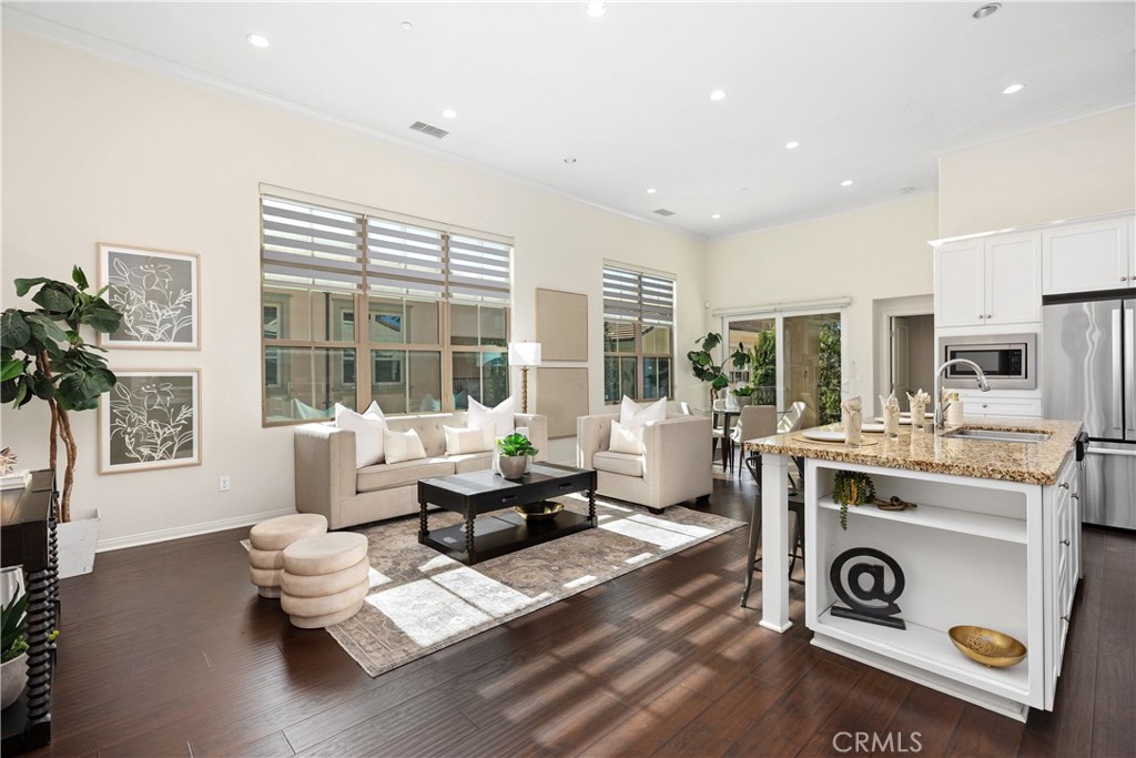 86 Mayfair Irvine, CA 92620 - Photo 4 of 46