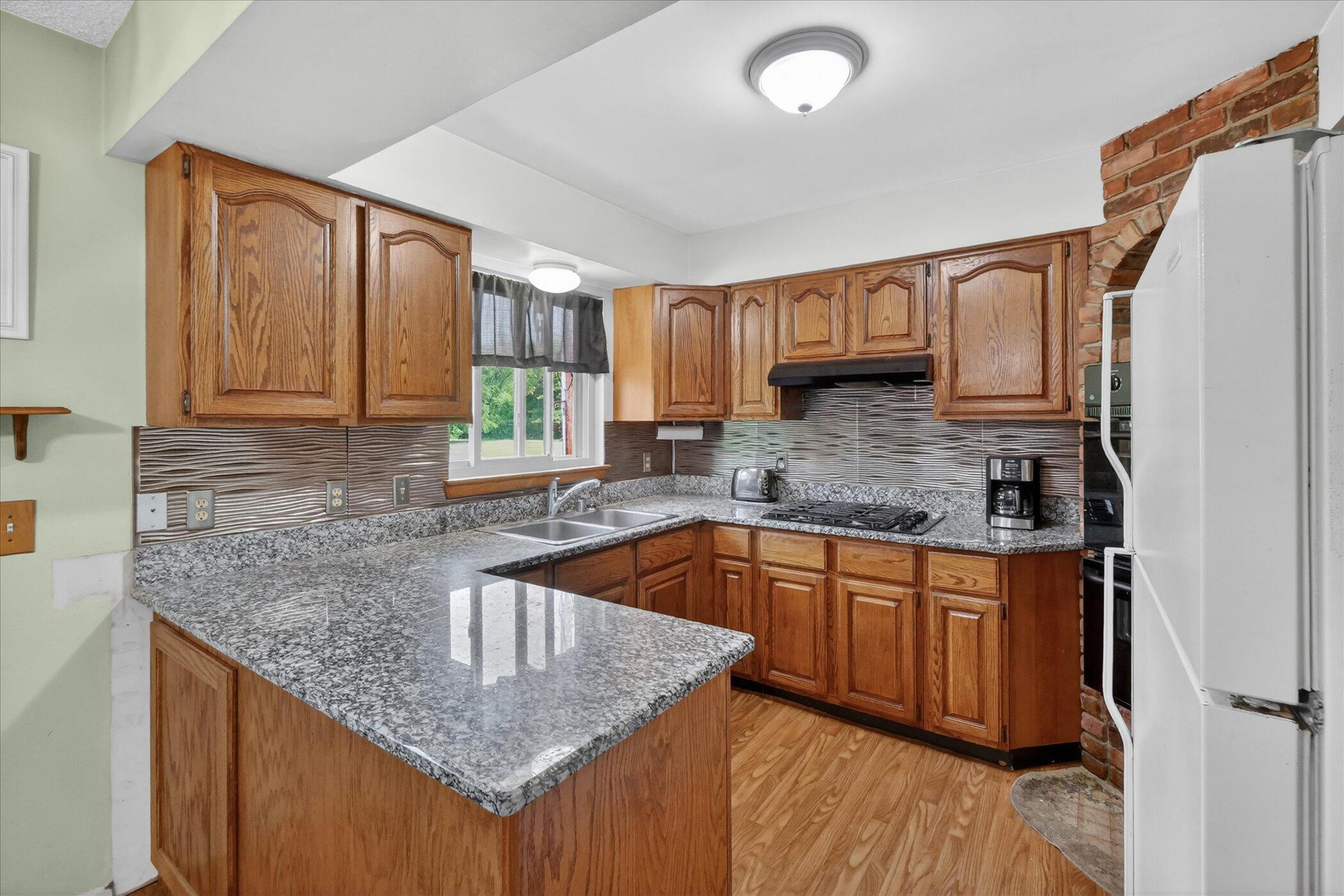 2717 Fishbeck Road Howell, MI 48843 - Photo 15 of 71 15-2717-Fishbeck-Rd-Howell-WindowStill
